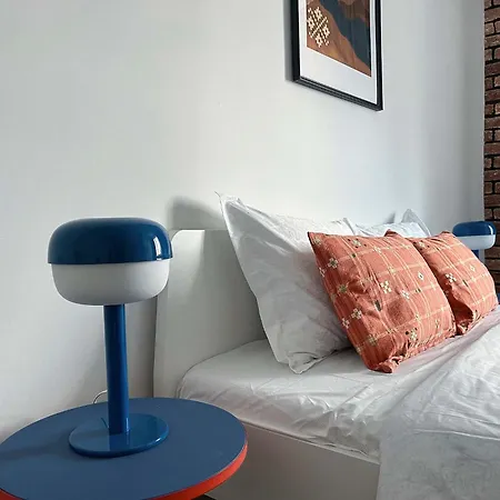 Ollio Balkan Escape *